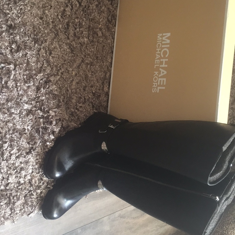 Brand new Michael Kors riding boots size 6 - Picture 3 of 3